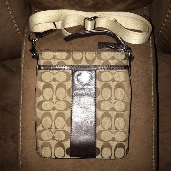 Coach Handbags - Brown Coach Crossbody Purse